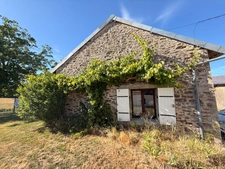 Maison en pierre entièrement rénovée, 95m², avec dépendances, terrain de 1154m² 148 000 €