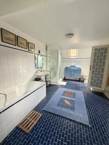 EN EXCLUSIVITE Très belle propriété de 215m² avec piscine et dépendances sur 3000 m² de terrain 199 990 €