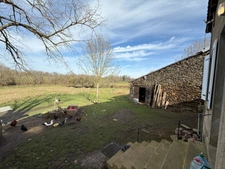EN EXCLUSIVITE ! Maison de village, 110m², 4 pièces, avec dépendances sur terrain de 8783 m² 76 000 €