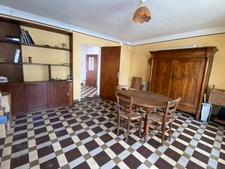 Maison de ville 108m², avec courette et dépendances 49 500 €