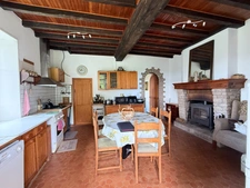 EN EXCLUSIVITE Très belle propriété de 215m² avec piscine et dépendances sur 3000 m² de terrain 199 990 €