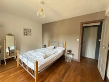 Gite/Maison en pierre, 164m², avec dépendances sur 945m² de terrain 127 000 €