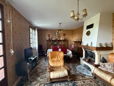 Pavillon de 155m², 5 chambres avec possibilité de 2 appartements indépendants sur terrain de 1527m² 138 000 €