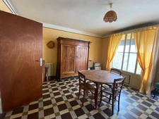 Maison de ville 108m², avec courette et dépendances 49 500 €