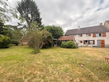 Maison de caractère en pierre, 134m², 4 chambres, Terrain de 2 668 m², proche des Trois Lacs 129 900 €