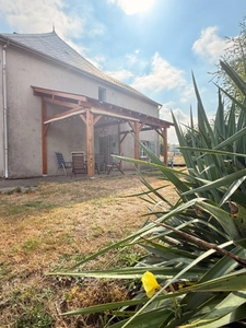 Maison de caractère en pierre, 121 m², 5 chambres avec belles dépendances sur 6 688 m² de terrain 148 500 €