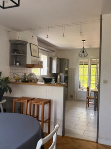Pavillon sur sous sol de 170m², 5 chambres, piscine sur terrain de 2000m² 197 000 €