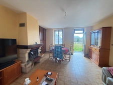 Pavillon de plain pied, 2 chambres, avec dépendances, sur 5425m² de terrain 85 500 €