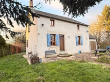 EN EXCLUSIVITE ! Maison en pierres de 141m², 3 chambres, garage double sur terrain de 1633m² 139 900 €