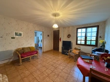 Pavillon de 155m², 5 chambres avec possibilité de 2 appartements indépendants sur terrain de 1527m² 138 000 €
