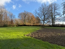 Maison à restaurer de 51m² avec possibilité de 46m² supplémentaire + dépendances sur 3674m² de terrain 37500€