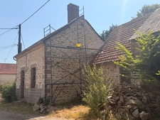 Ensemble de 2 maisons à restaurer + grange 26 500 €