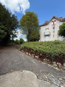 EN EXCLUSIVITE ! Manoir de 170m² avec son annexe de 50m² et ses dépendances sur terrain de 8861m² 244 000 €
