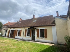 Maison en pierre, 167m², avec grange sur 730m² de terrain 112 000 €