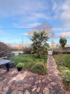EN EXCLUSIVITE ! Maison en pierres de 141m², 3 chambres, garage double sur terrain de 1633m² 139 900 €