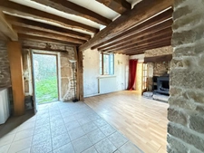BELLE OPPORTUNITE ! Maison en pierre de 165m², pleine de charme, 4 chambres, Cour intérieure de 379m² 93 000 €