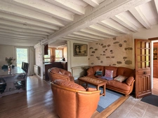 Maison de caractère en pierre, 134m², 4 chambres, Terrain de 2 668 m², proche des Trois Lacs 129 900 €