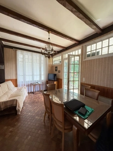 Ensemble de 2 maisons mitoyennes superficie totale de 107m², avec garage, terrain 1171m² 76 600 €