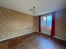 Pavillon de 117m² sur sous sol, 3 chambres avec possibilité d'agrandissement, terrain de 1733m2 109 500 €