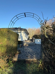 Maison en pierre 158m², 5 chambres, avec garage sur parc arboré de 5193m² 249 000 €