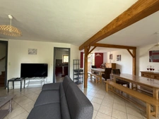 Gite/Maison en pierre, 164m², avec dépendances sur 945m² de terrain 127 000 €