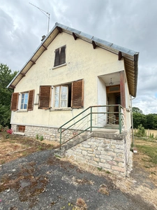 Pavillon élevé sur sous sol, 79m², 3 chambres sur 626m² de terrain 54 000 €