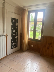 Maison en pierre, 167m², avec grange sur 730m² de terrain 112 000 €