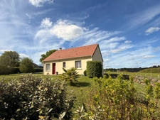 Pavillon de 68m² 2 chambres avec vue exceptionnelle sur vallée et chateau de Puyguillon 2998m² de terrain 117 500€