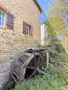MAGNIFIQUE Moulin de Peurousseau 142m², 4 chambres sur terrain de 4663m² 174 000 €