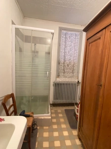 Maison de ville 108m², avec courette et dépendances 49 500 €