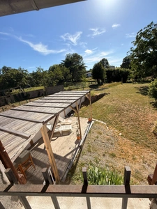 Maison en pierre entièrement rénovée, 95m², avec dépendances, terrain de 1154m² 148 000 €