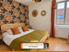 Maison ancienne en pierre et sa dépendance d'amis (105 m² au sol) autour d'une cour paysagée en ville