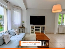 Maison contemporaine avec piscine chauffée et 1,8 hectare clos