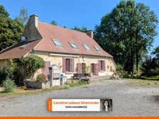 Longère de 150 m² habitables terrain de 8 500 m² et granges