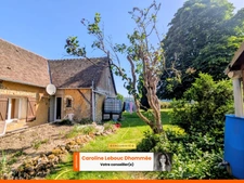 Maison en pierre avec grange et jardin arboré – Vue campagne