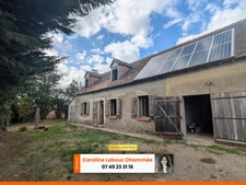 Longère en pierres 3 chambres à restaurer avec jardin et panneaux solaires en campagne