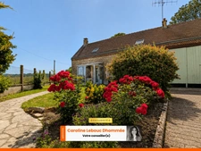 Maison en pierre avec grange et jardin arboré – Vue campagne