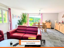 Maison contemporaine rénovée avec sous-sol complet – Prestations de qualité 