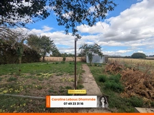 Longère en pierres 3 chambres à restaurer avec jardin et panneaux solaires en campagne