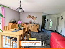 Maison contemporaine rénovée avec sous-sol complet – Prestations de qualité 