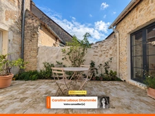 Maison ancienne en pierre et sa dépendance d'amis (105 m² au sol) autour d'une cour paysagée en ville