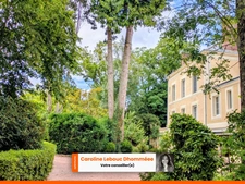 Demeure bourgeoise restaurée avec parc paysager et maison d'amis en centre-ville de Mamers
