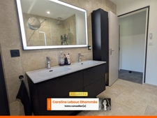Maison contemporaine rénovée avec sous-sol complet – Prestations de qualité 