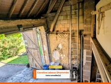 Maison en pierre avec grange et jardin arboré – Vue campagne