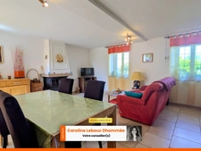 Maison en pierre avec grange et jardin arboré – Vue campagne