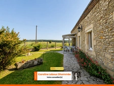Maison en pierre avec grange et jardin arboré – Vue campagne