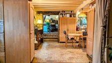Logis du 16ème siècle dépendances et jardin 4000m²