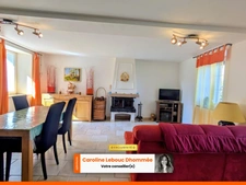 Maison en pierre avec grange et jardin arboré – Vue campagne