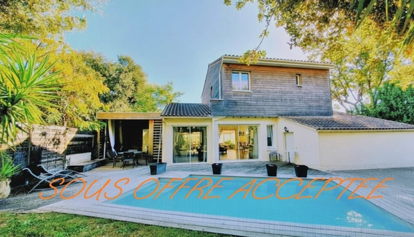 Belle maison rénovée de 6 pièces avec garage véranda et piscine