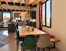 BELLE MAISON DE VILLAGE 7P AVEC JARDIN GARAGE ET PISCINE